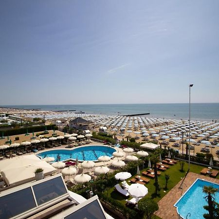 Hotel Universo Lido di Jesolo Exterior foto