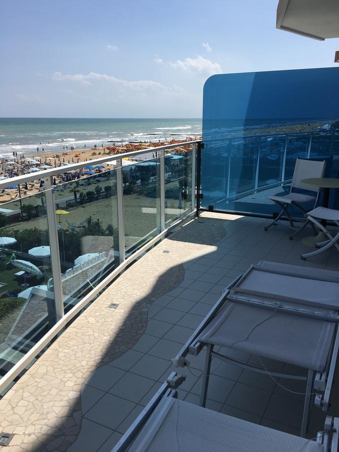 Hotel Universo Lido di Jesolo Exterior foto